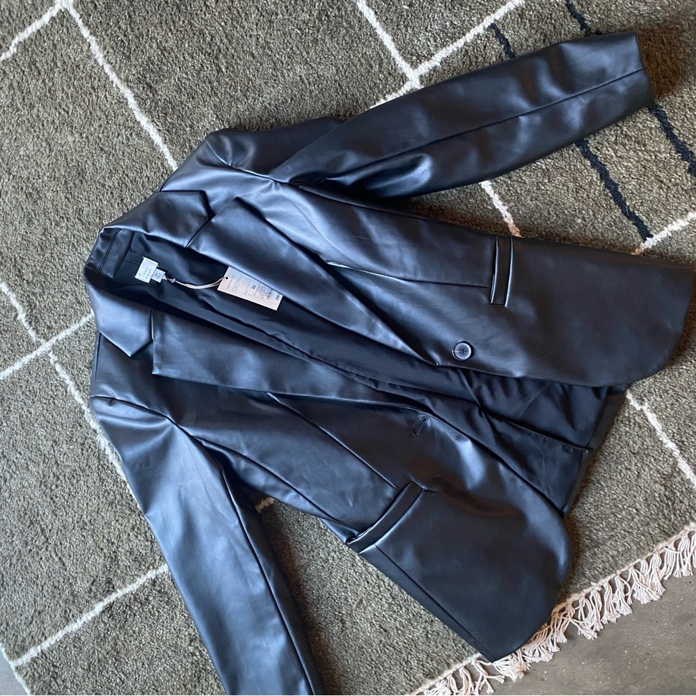 Leather blazer - Picture 2 of 3